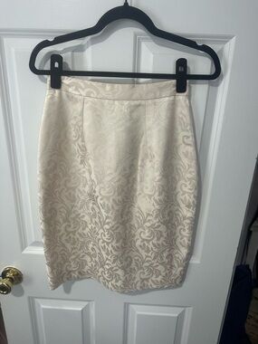 Elegant Cream Jacquard Pencil Skirt
